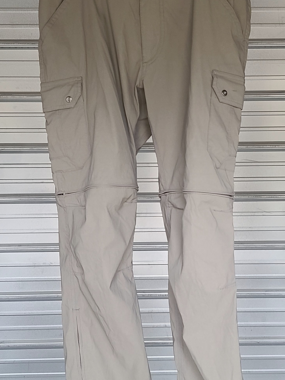 Kuhl Men's 36x32 Cargo Zip-Off Pants in Light Khaki